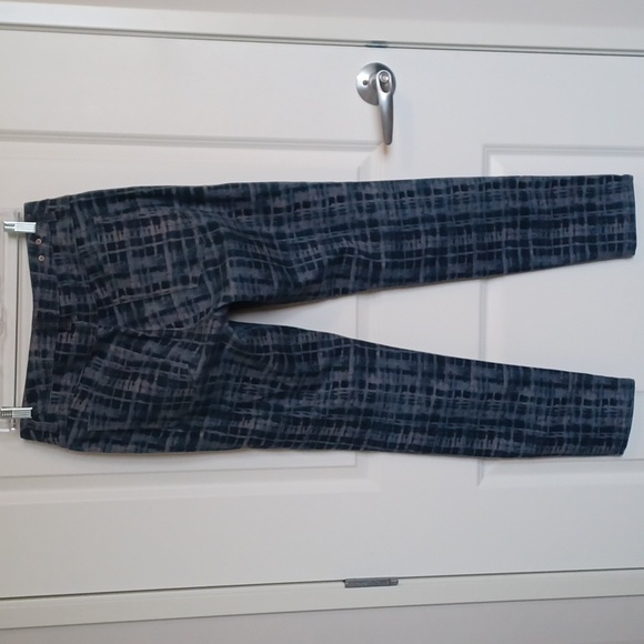 CAbi #3047 Skinny Grid Print Stretch Jeans ** Sz 8 - Picture 6 of 10